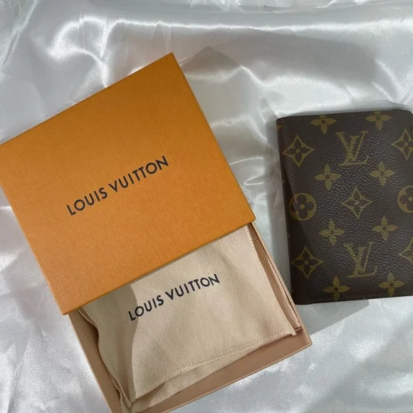 AUTHENTIC VINTAGE LOUIS VUITTON Monogram bifold wallet with box and dust cover🔥
